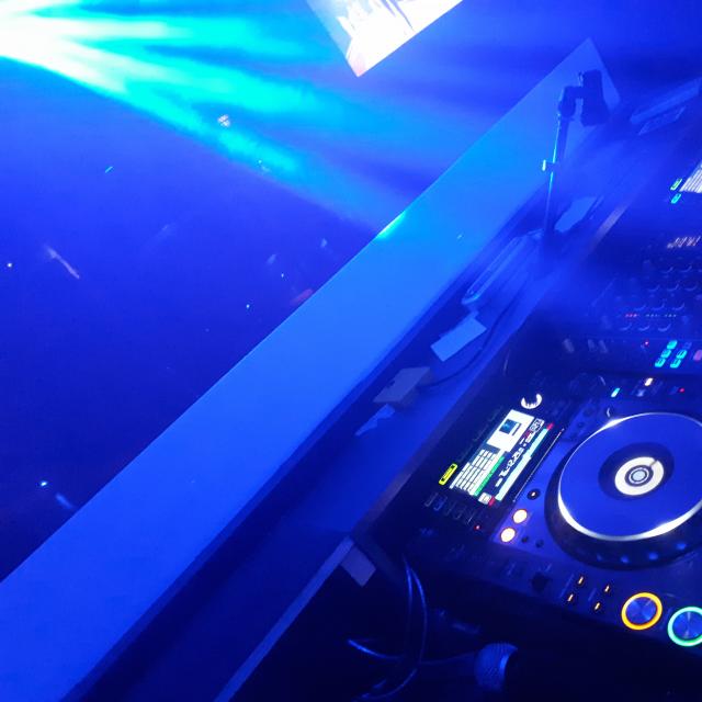 Dj Kriss Darry  Podcast Deephouse , Club, Latino & Mashup