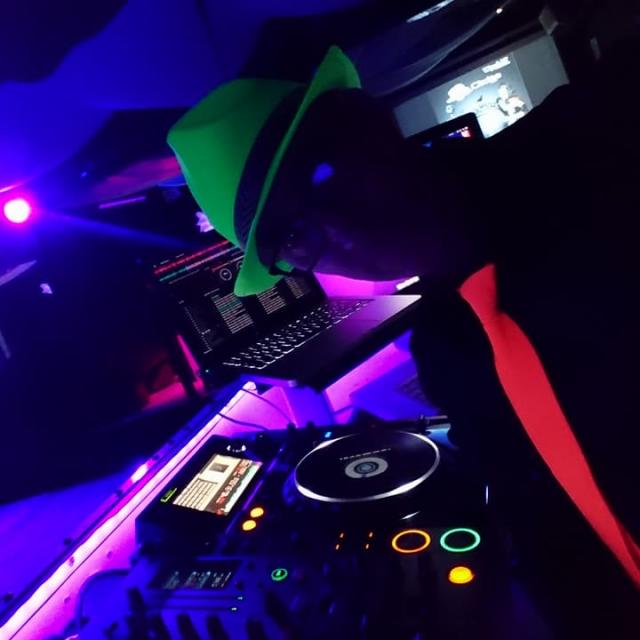 Dj Kriss Darry  Podcast Deephouse , Club, Latino & Mashup