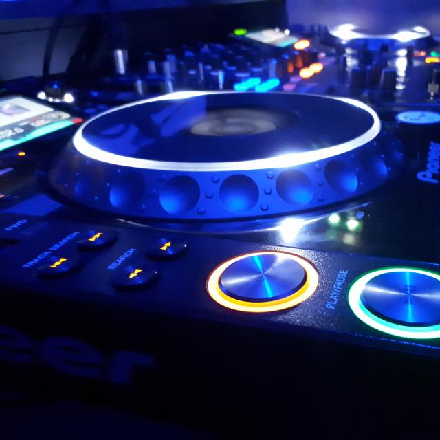 Dj Kriss Darry  Podcast Deephouse , Club, Latino & Mashup