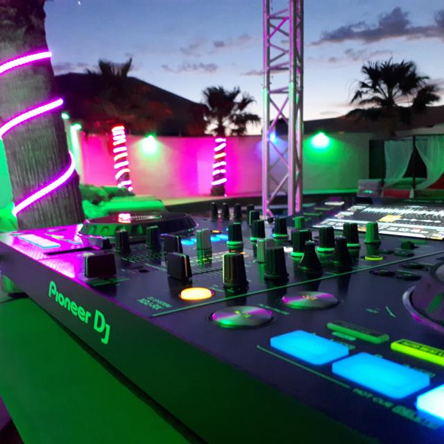 Dj Kriss Darry  Podcast Deephouse , Club, Latino & Mashup