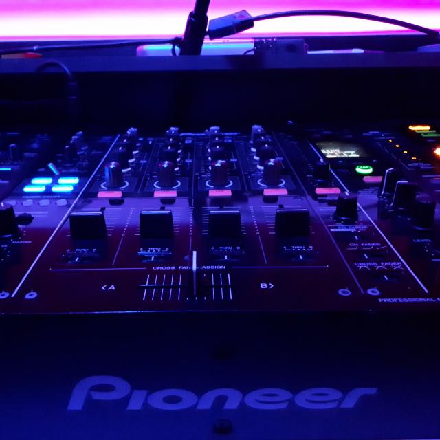 Dj Kriss Darry  Podcast Deephouse , Club, Latino & Mashup