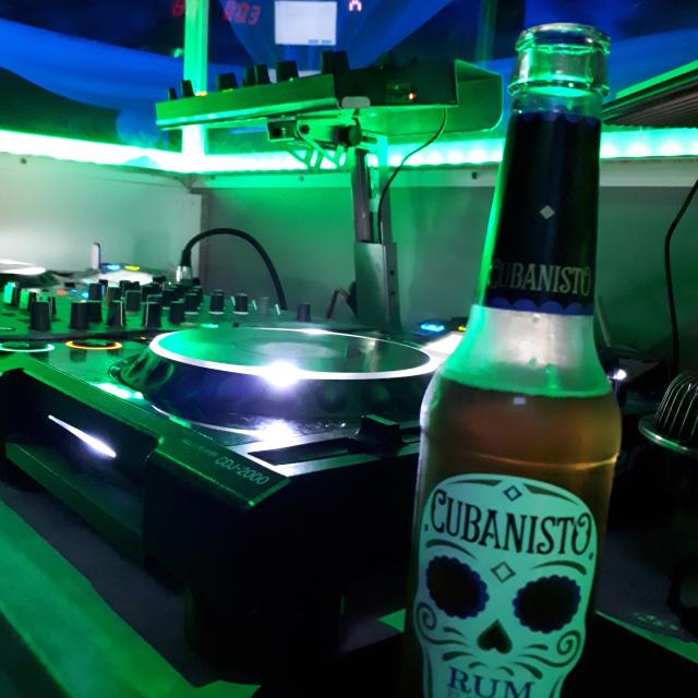 Dj Kriss Darry  Podcast Deephouse , Club, Latino & Mashup
