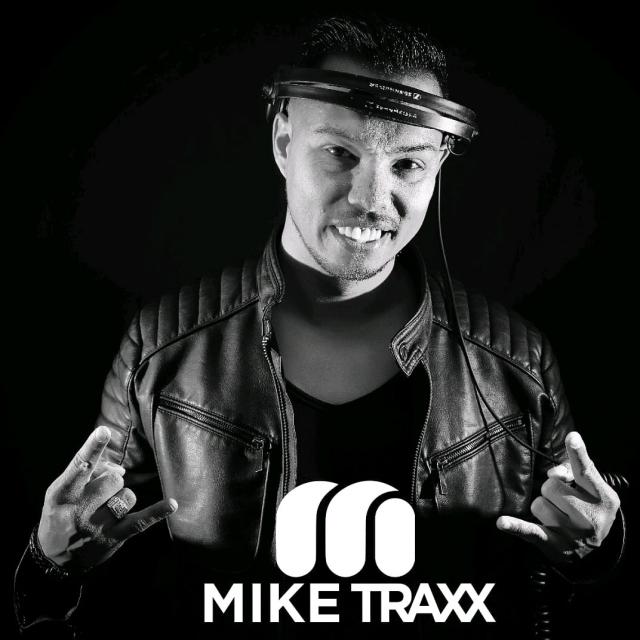 MIKE TRAXX / MIX CLUB / REMIX EN FREE DL