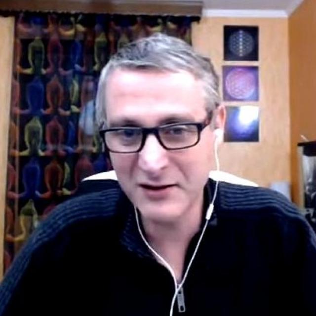 Podcast de Sylvain Didelot 30/11/16 En quoi l'alignement Esprit Âme Corps permet il d'éclairer nos vies par Enzo Ventura.