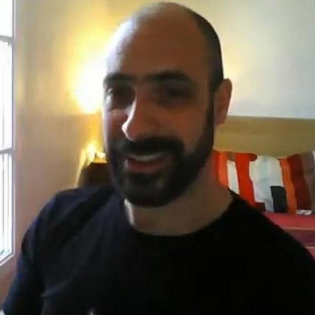 Podcast Eric Benard être humain rentrer en soi pour évoluer dans la vie.