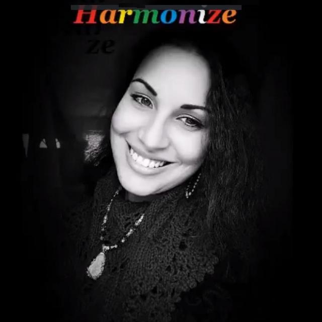 22 déc. 2015 chant Pour La Paix Dans Le Monde] Harmonize By Lydia Land (Michele Landais)