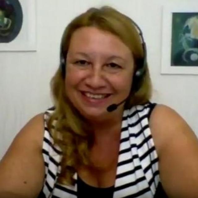 Podcast avec Sophie Riehl Soin Collectif en co-création les Êtres De Lumière et Stéphane.